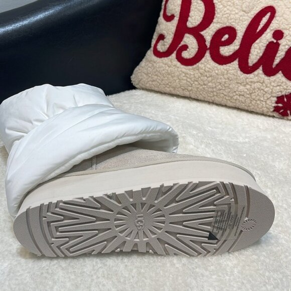 UGG Women's Classic Mini Dipper Puffer - Picture 13 of 13